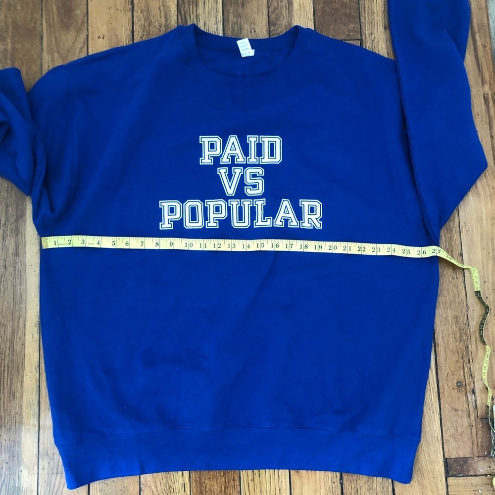 Sweatshirt
π - Picture 3 of 7